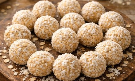 20 No-Bake Vanilla Protein Balls for a 5-Minute Treat